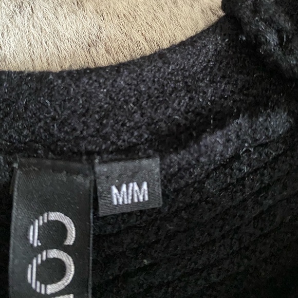 Wonderful sweater - Picture 4 of 4